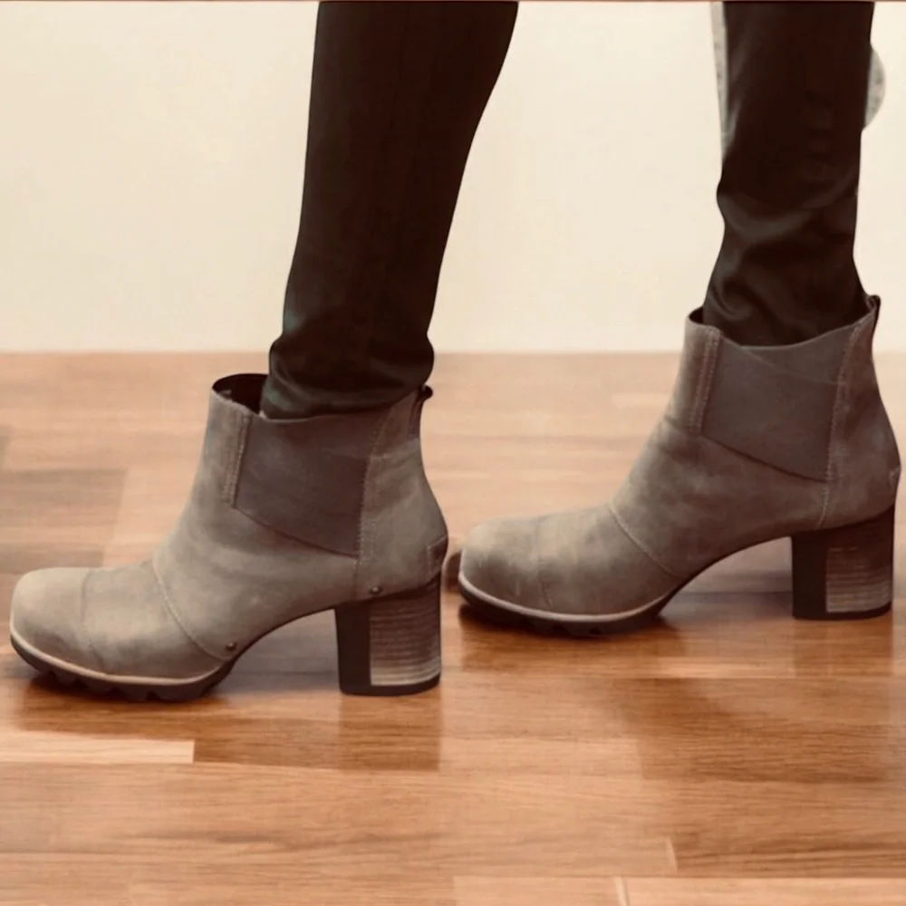 SOREL ADDINGTON Waterproof Ankle Boot Taupe Leather Chelsea Pull on Size 8.5